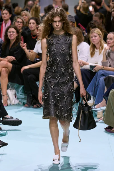 Look 2